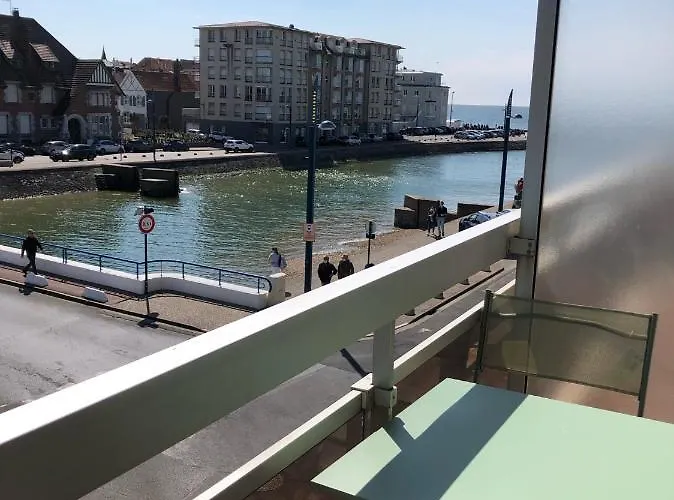 Vue Et Garage Prive, Balcon Plein Sud Apartment *